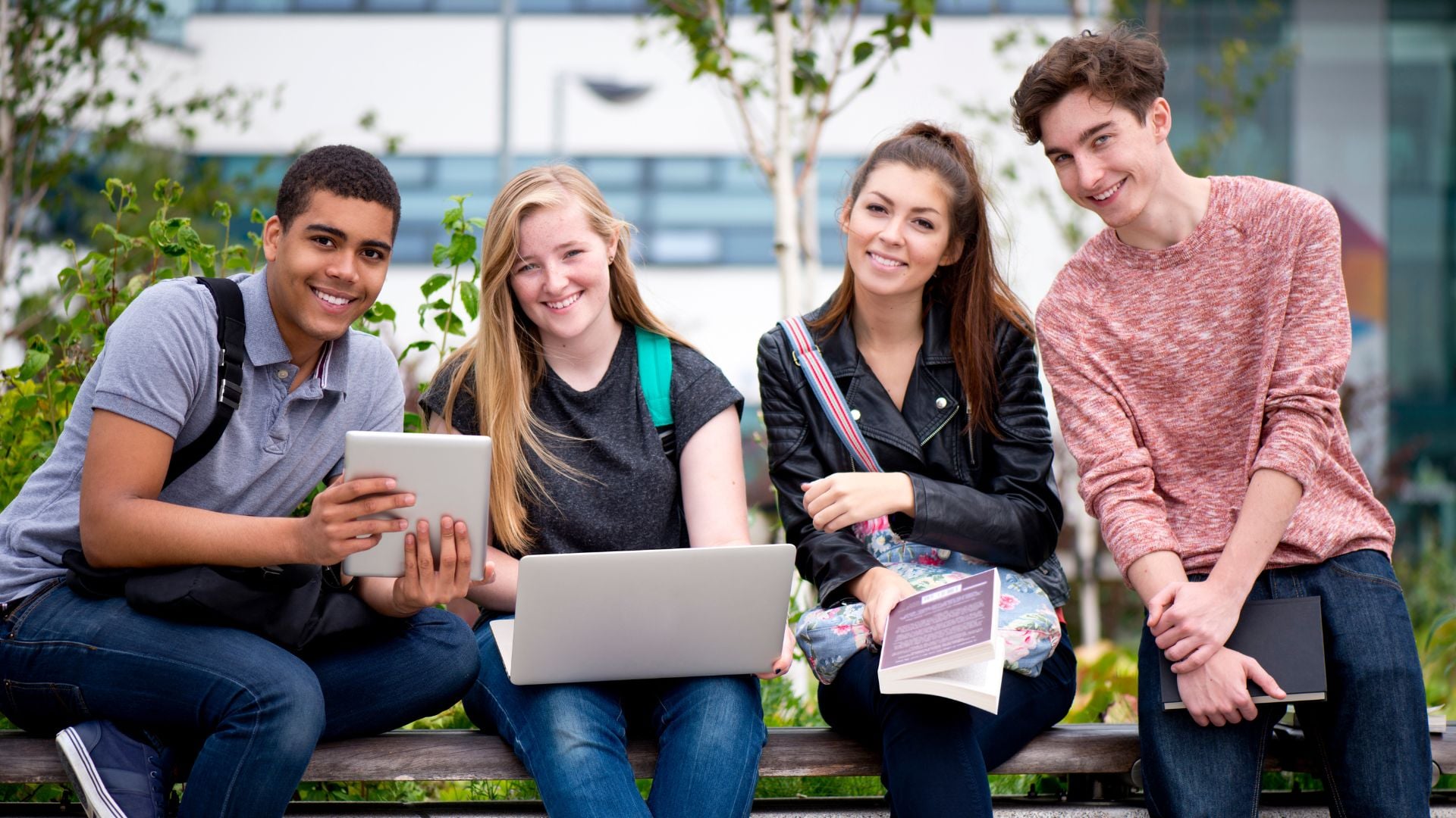 When should teens start touring colleges?