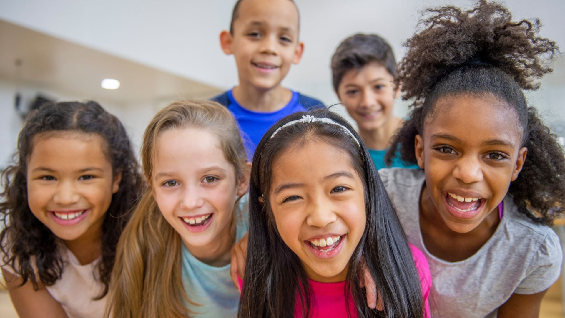 6 ways to save money on school clothes
