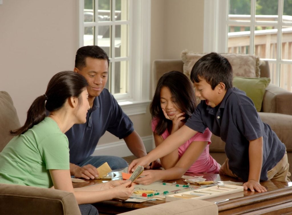 5 reasons to play board games with your kids - Minnesota Parent