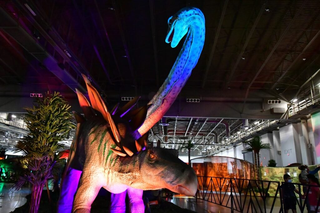 dinosaur exhibit at jurassic quest minnepaolis