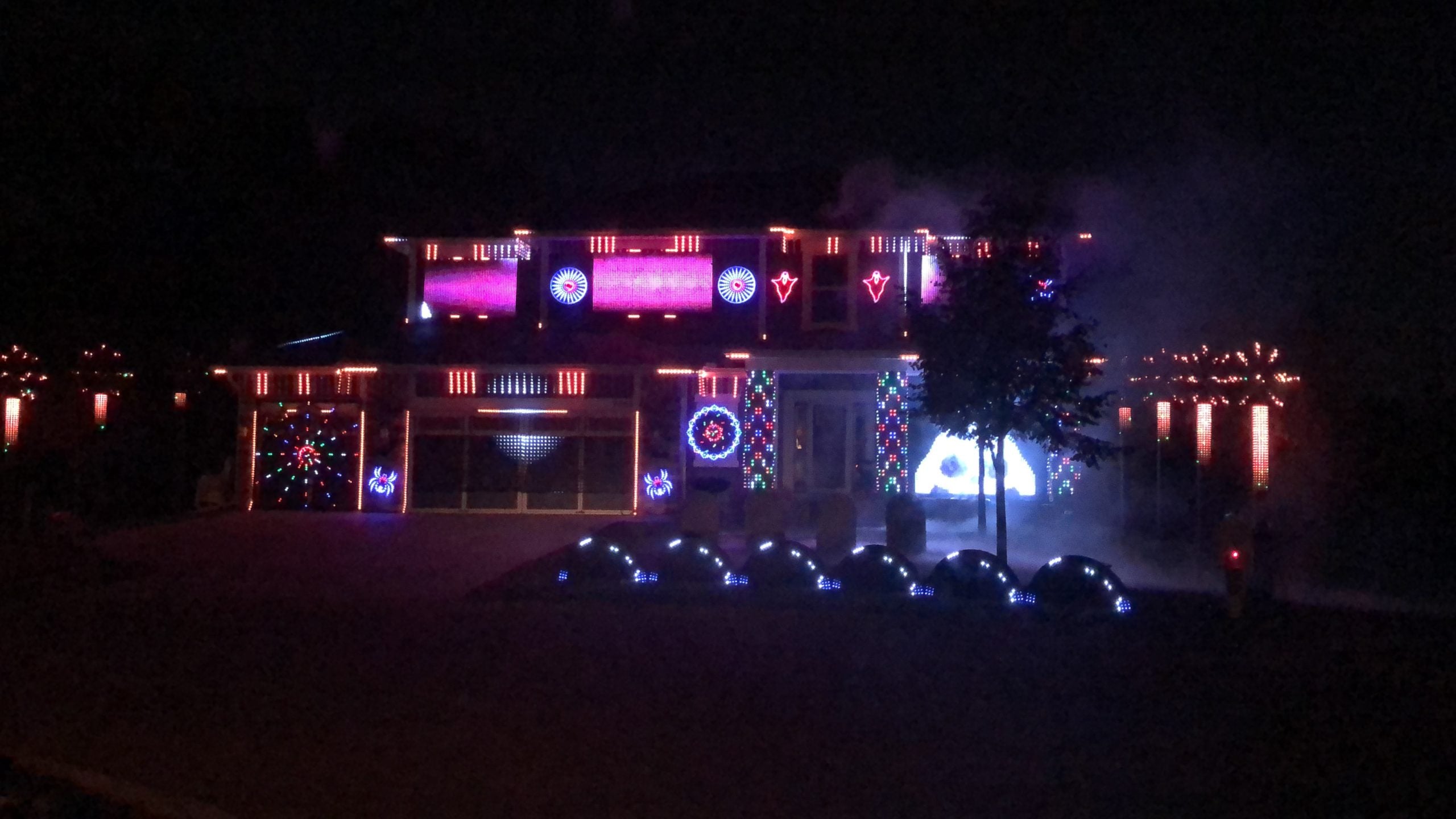 Must See Halloween Lights & Displays in Minnesota