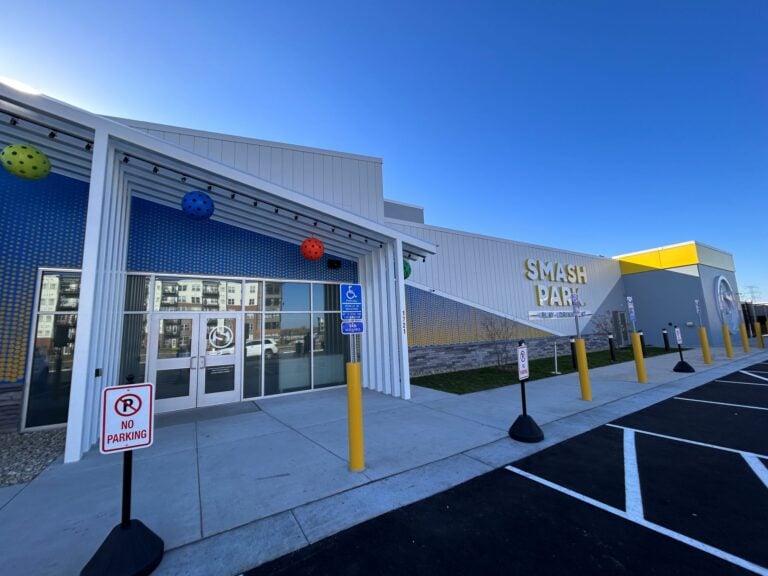 smashpark in roseville minnesota where you can play pickleball in roseville