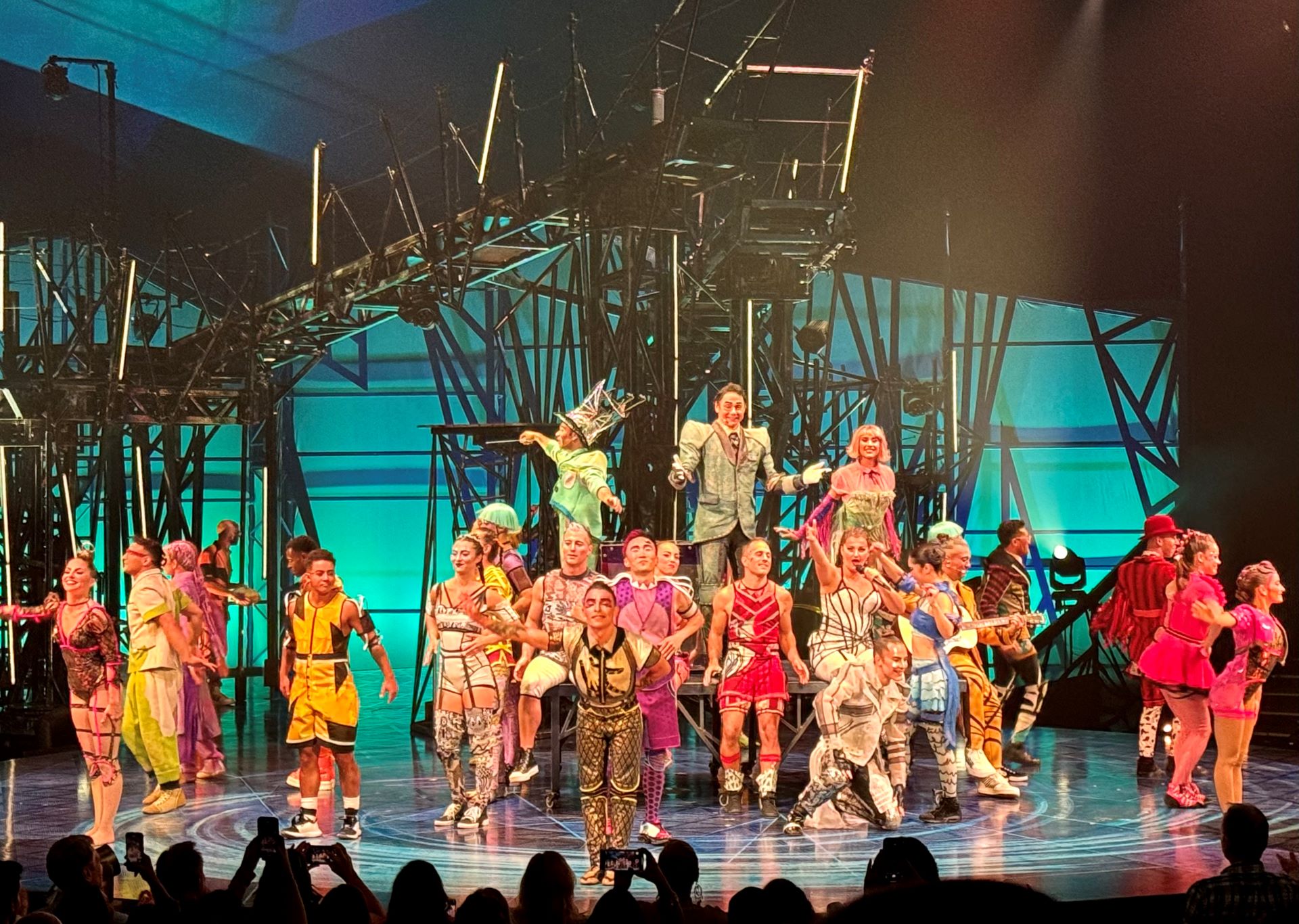Cirque du Soleil returns with BAZZAR at the Mall of America