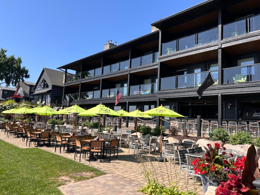 quarterdeck resort beachside in nisswa mn