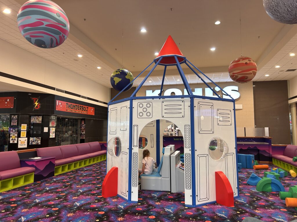 space themed play area at maplewood mall in minnesota free to play