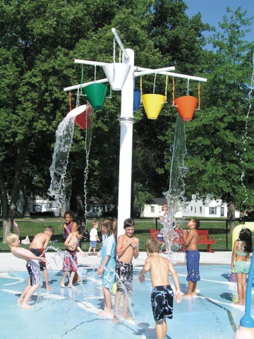 splash pad in st louis park in oak hill playground and park